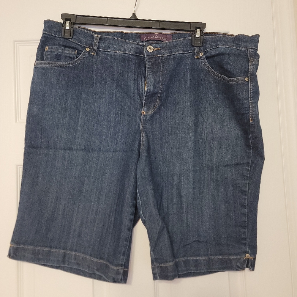 Gloria Vanderbilt Bermuda shorts